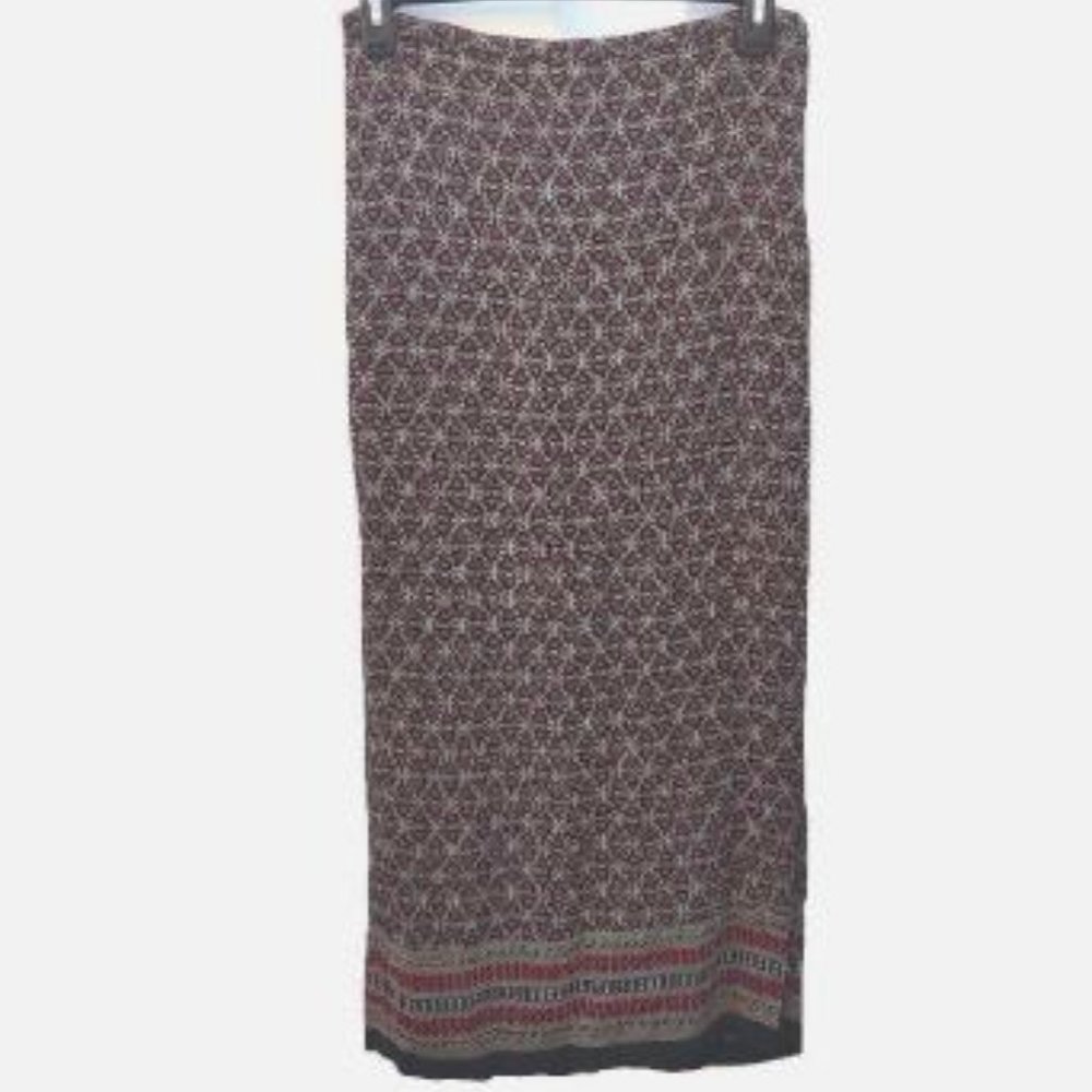 Chico's Design Women's Maxi Wrap Skirt Size 1 Black Tan Red Border Print.
